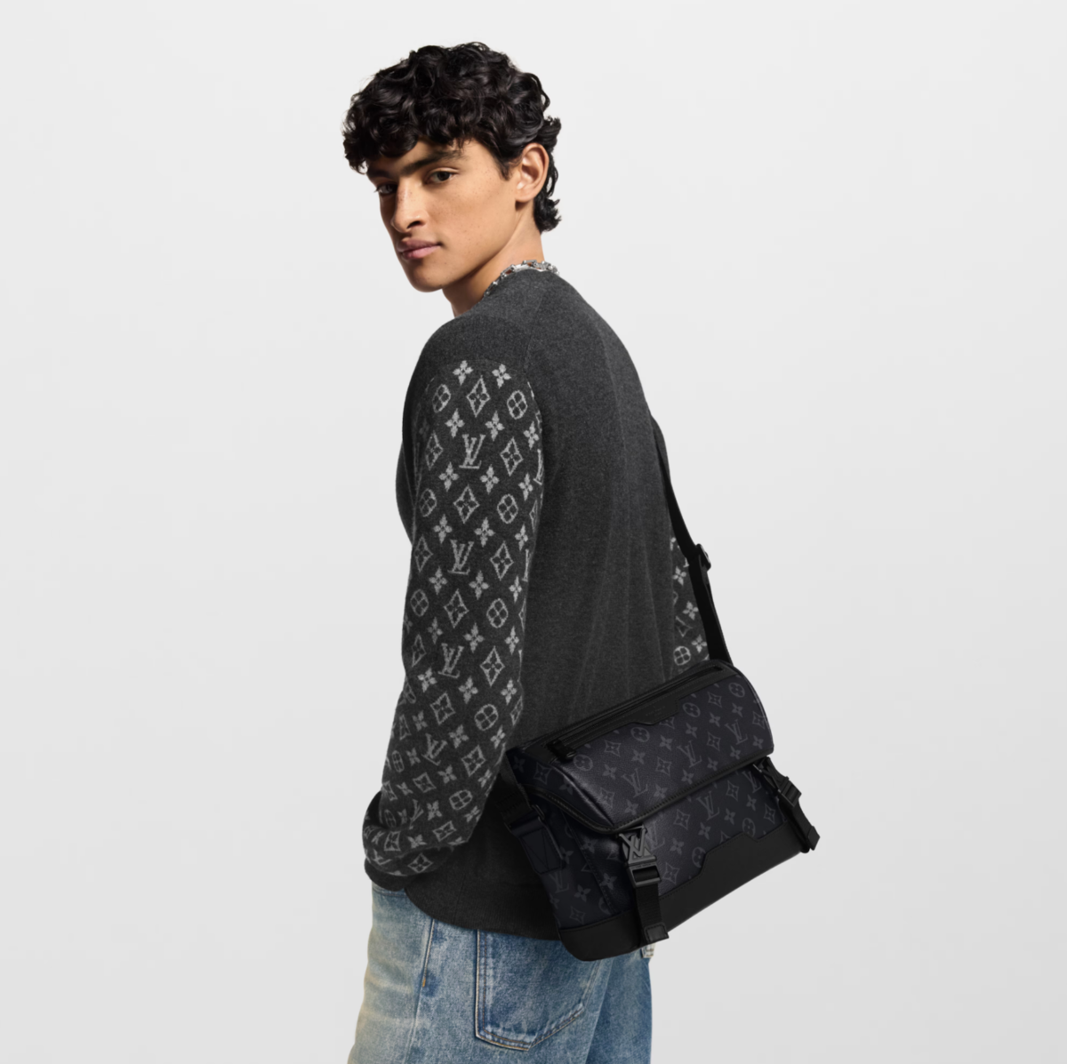 FireShot Capture 036 - 메신저 보야주 PM 모노그램 이클립스 - 남성 가방 - 루이 비통 - [kr.louisvuitton.com].png