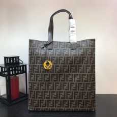 FENDI 펜디 PVC 토트백