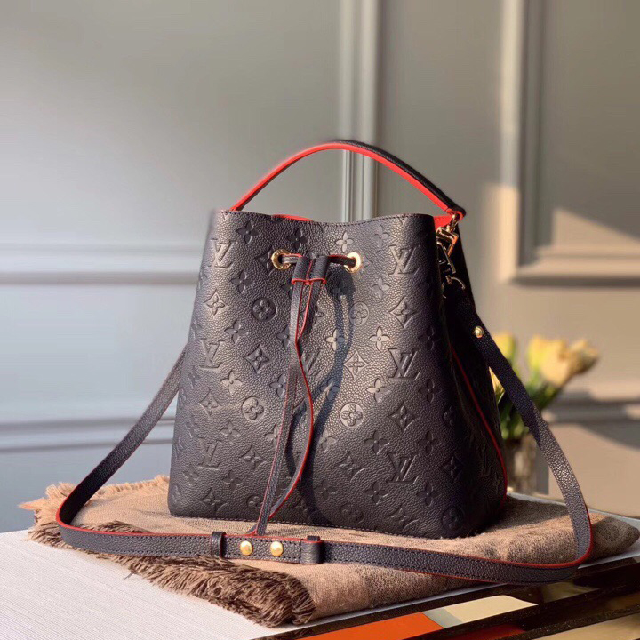 LOUIS VUITTON 루이비통 네오노에 MM