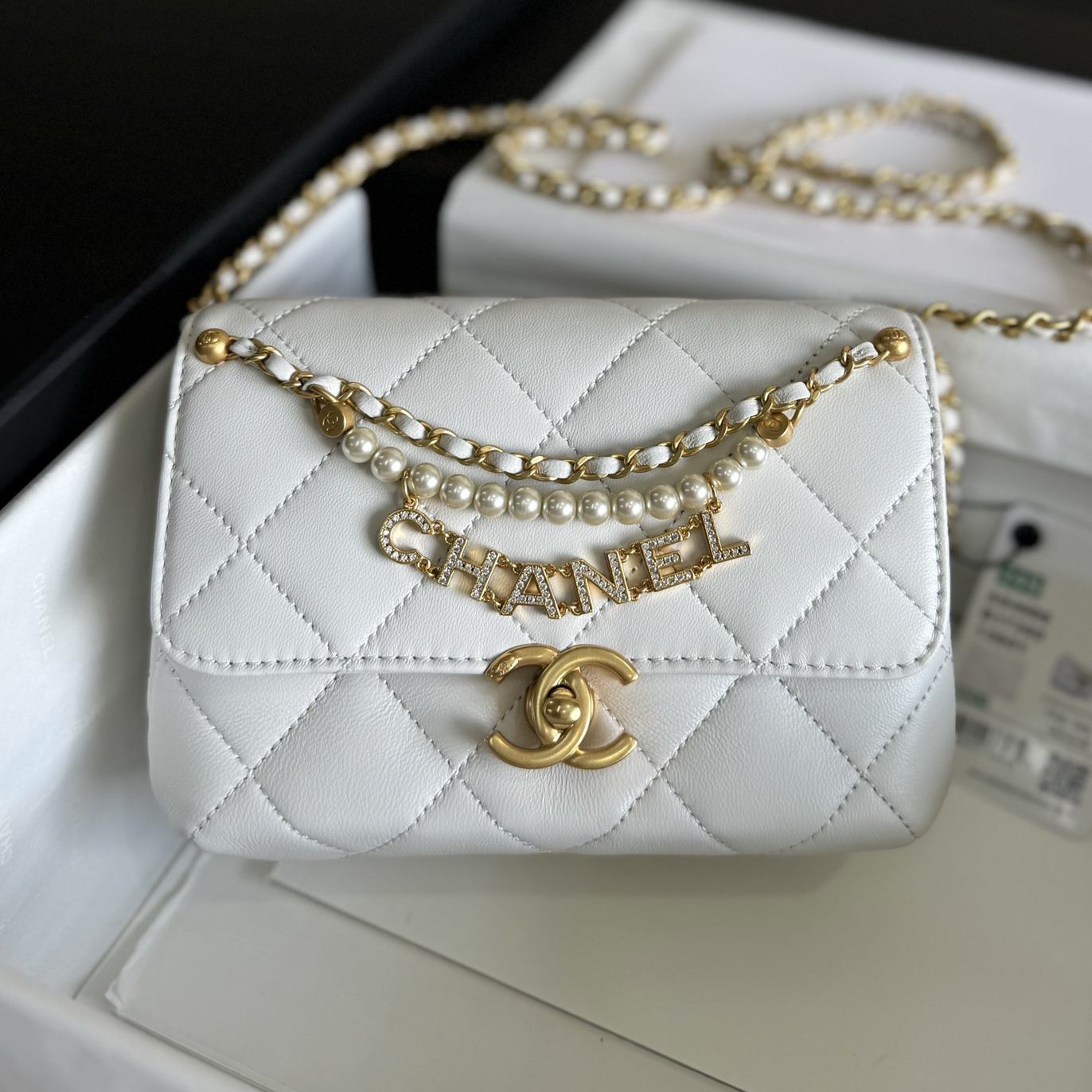 CHANEL 샤넬 미니 플랩백 24A 19cm