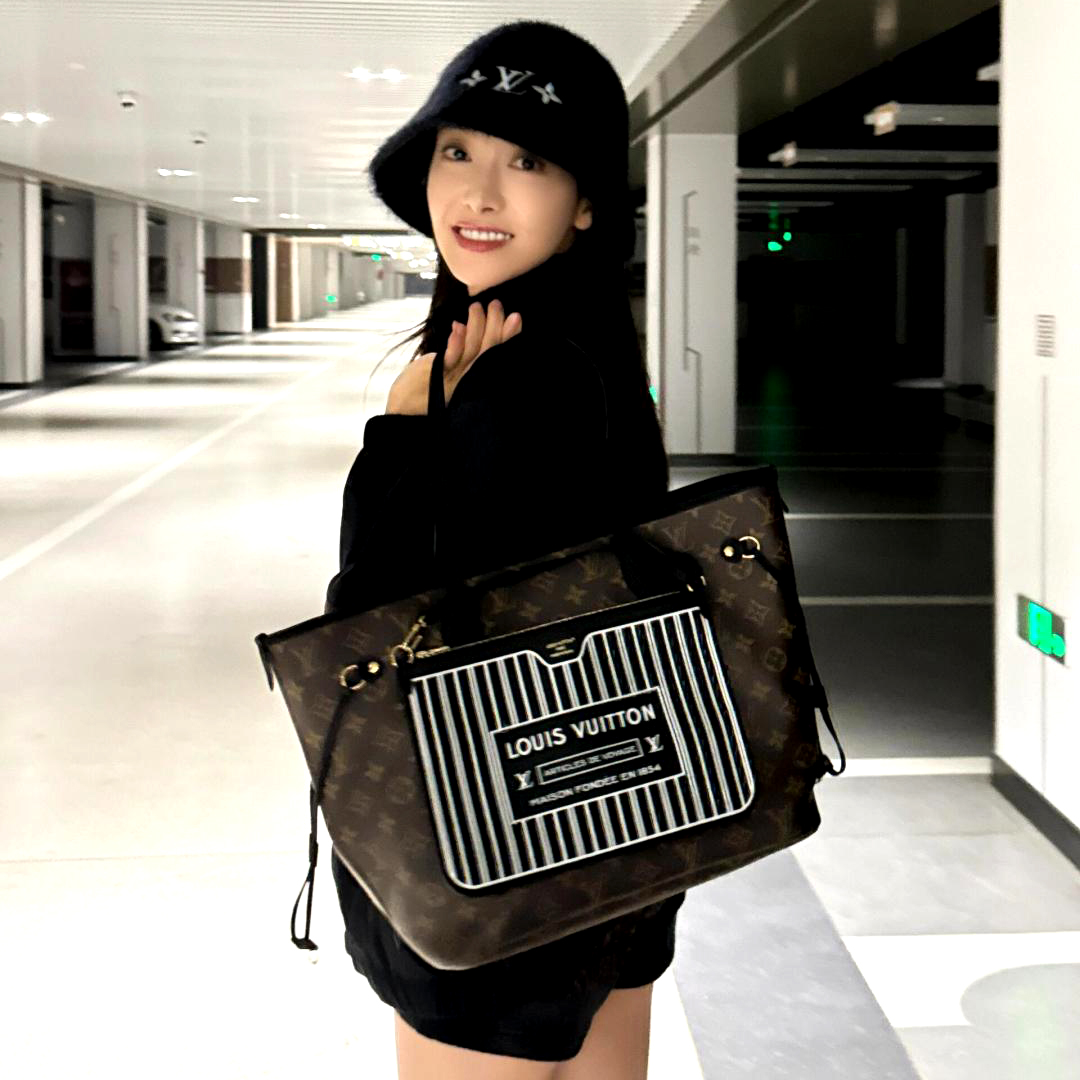 LOUIS VUITTON 루이비통 모노그램 네버풀 인사이드 아웃MM M11946