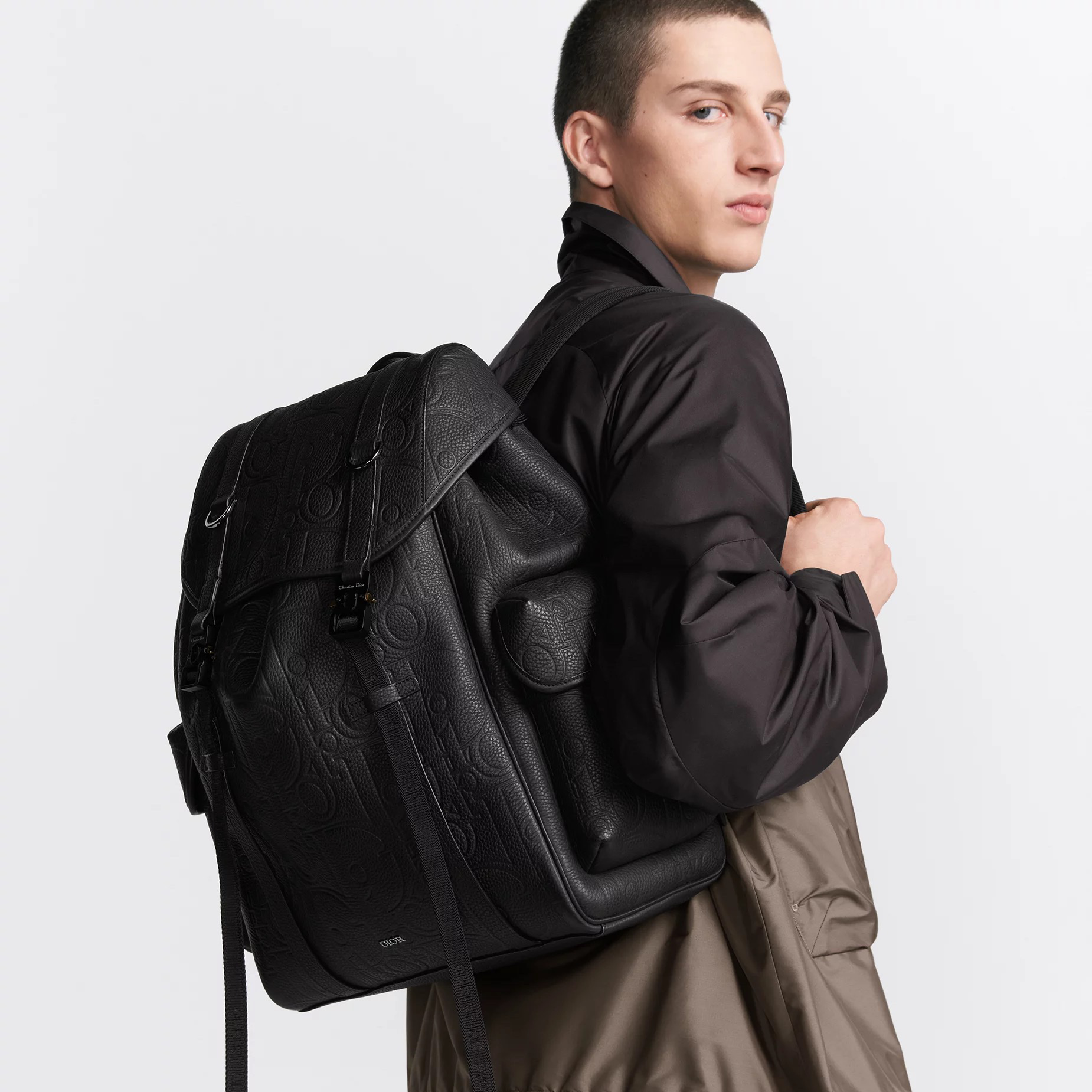 Dior 디올 히트 더로드 백팩 Hit The Road 가죽 HB-1ESBA205LLG