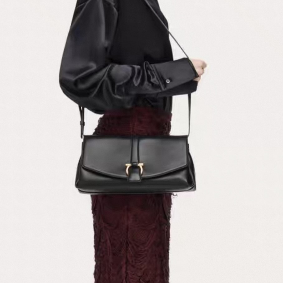 FERRAGAMO 페레가모 #2511051936