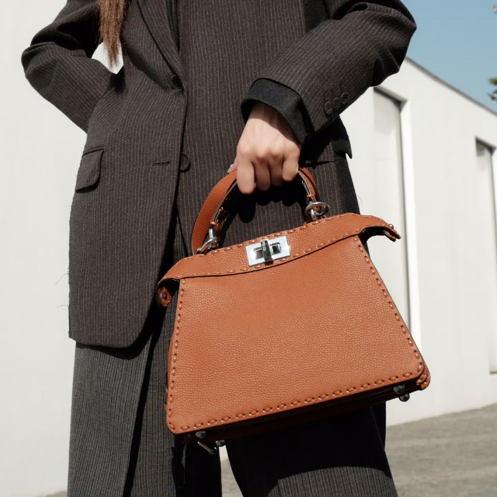 FENDI 펜디 Peekaboo ISeeU Mini 피카부백 미듐 27cm #5508