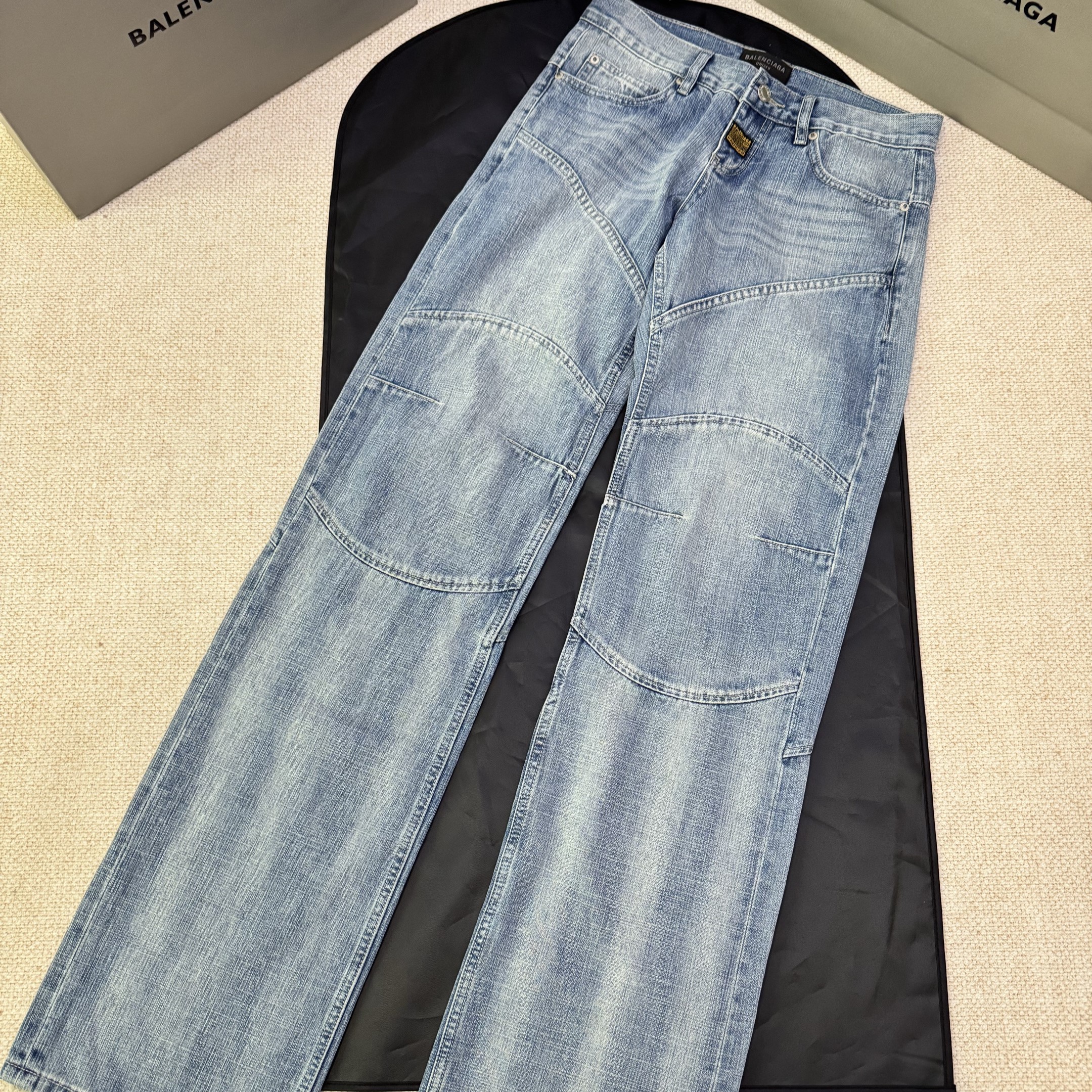 BALENCIAGA 발렌시아가 워싱 청바지 #18266110