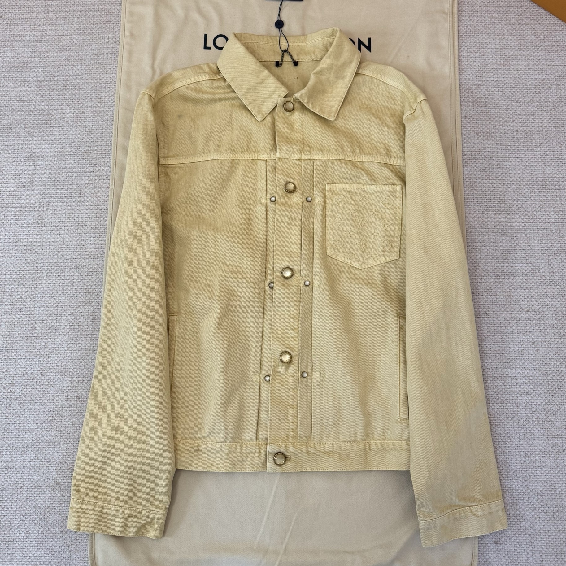 LOUIS VUITTON 루이비통 가먼트 다이드 데님 타입II 트레커 재킷 1AHUXW #16576123