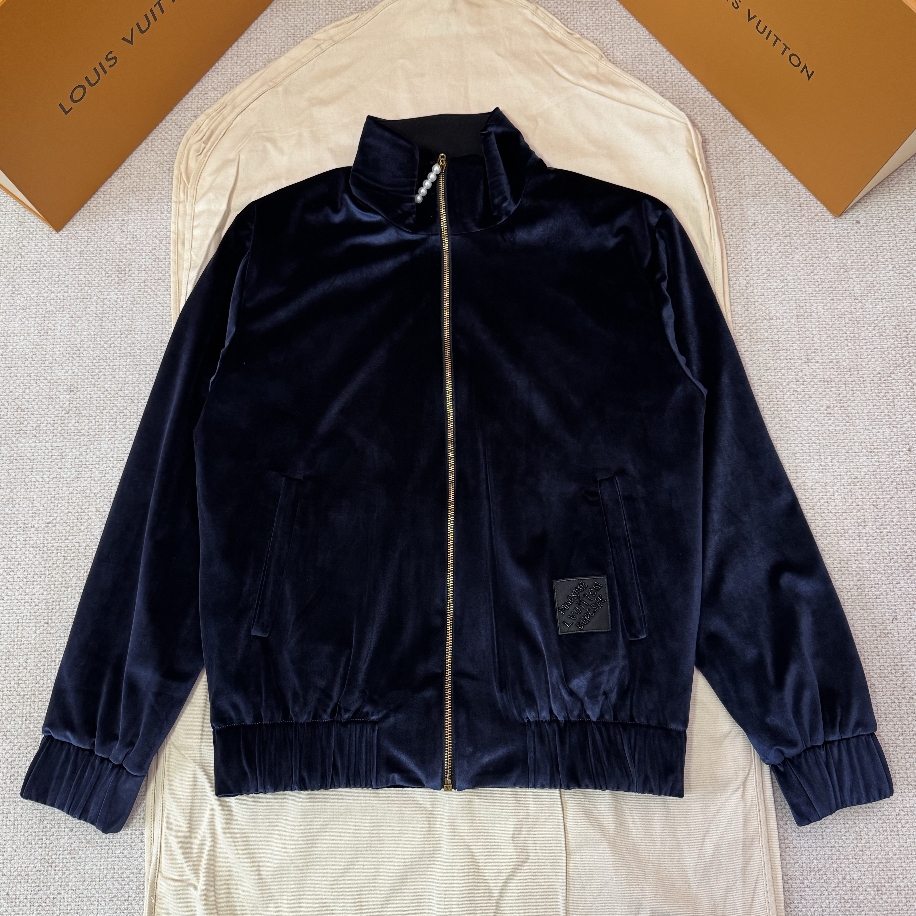 LOUIS VUITTON 루이비통 실크 벨벳 트랙슈트 탑 1AILPU #1766123