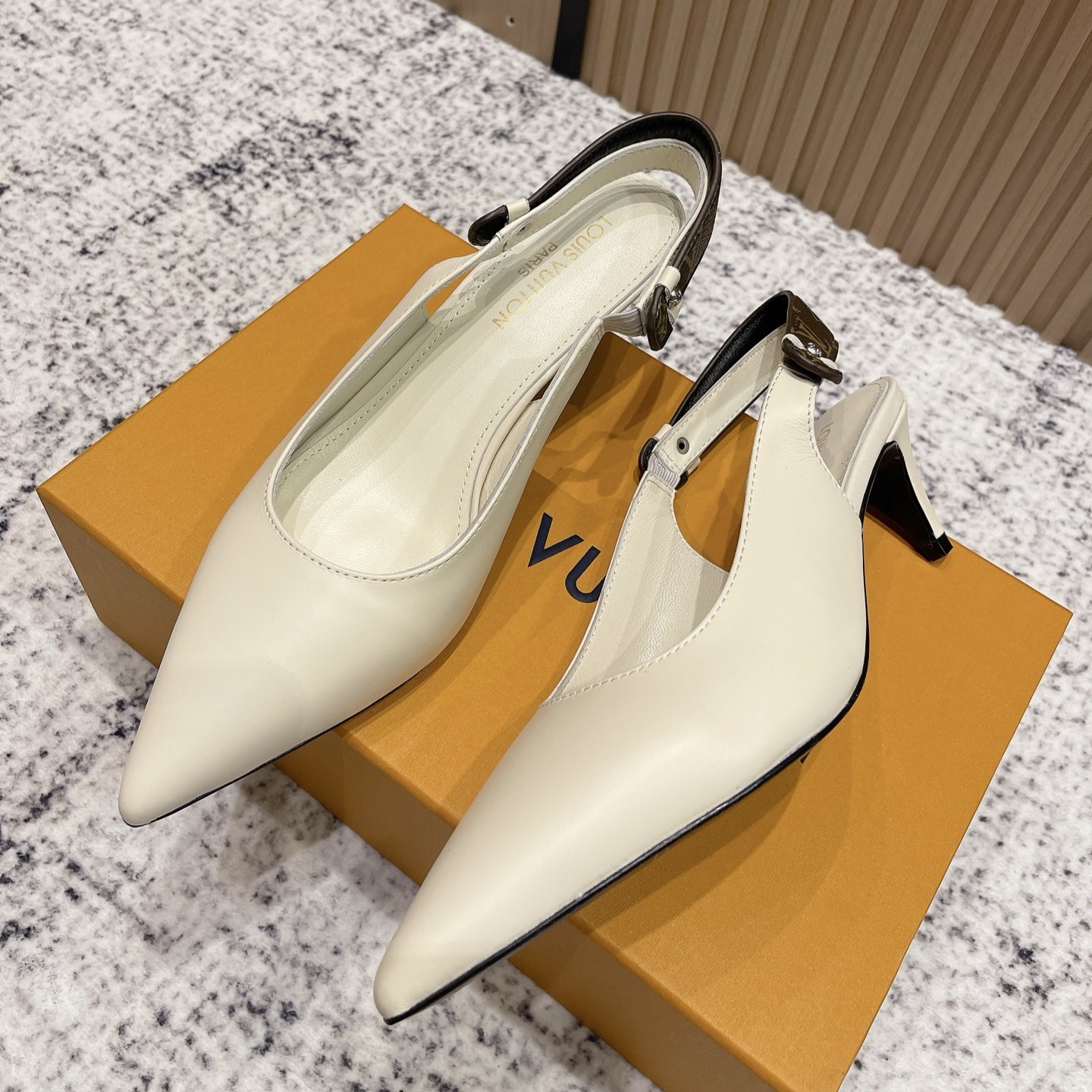 LOUIS VUITTON 루이비통 레거시 마그네틱 뉴 아리발 슬링백 펌프스 #18396123