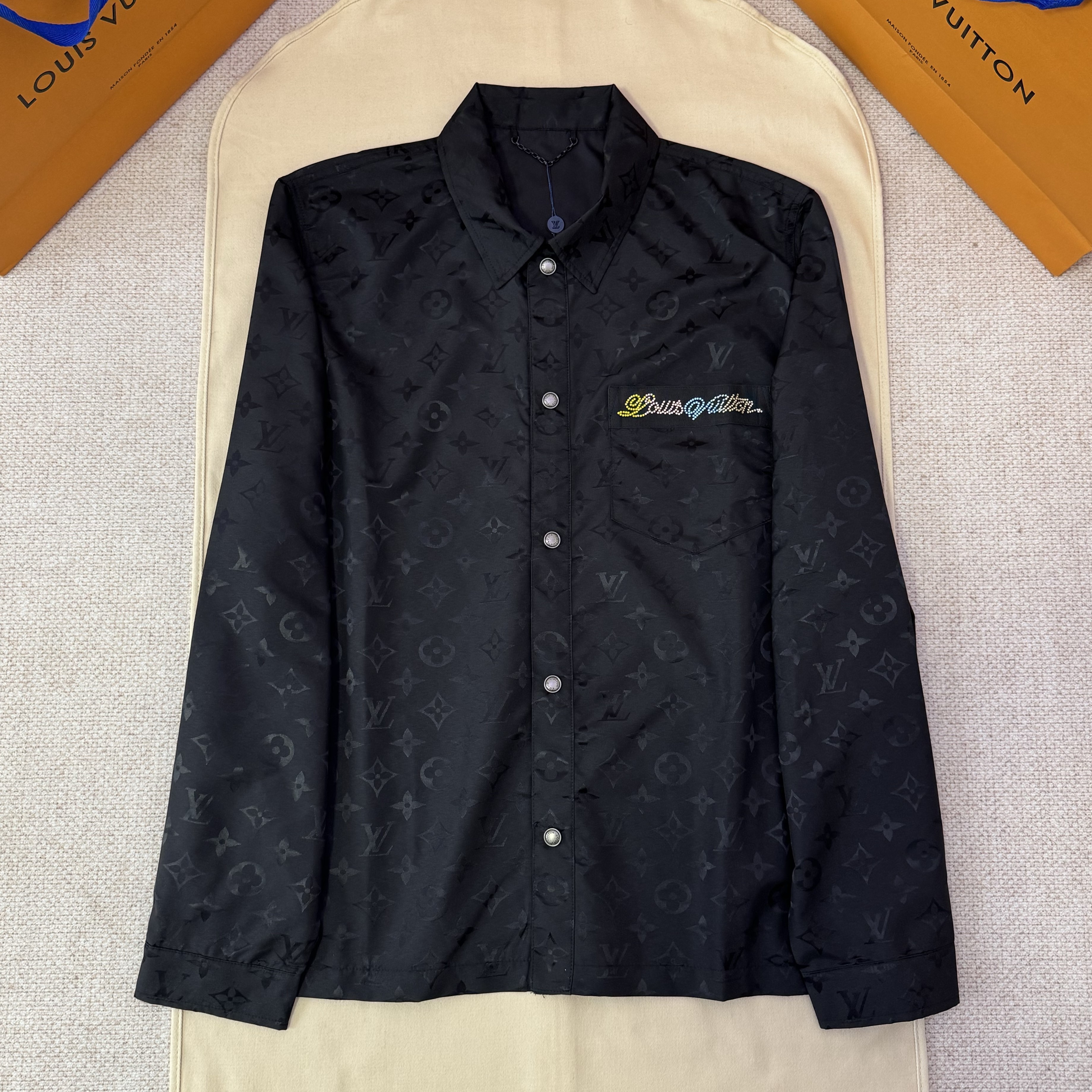 LOUIS VUITTON 루이비통 모노그램 모아레 자카드 실크 오버셔츠 1AGTGO
