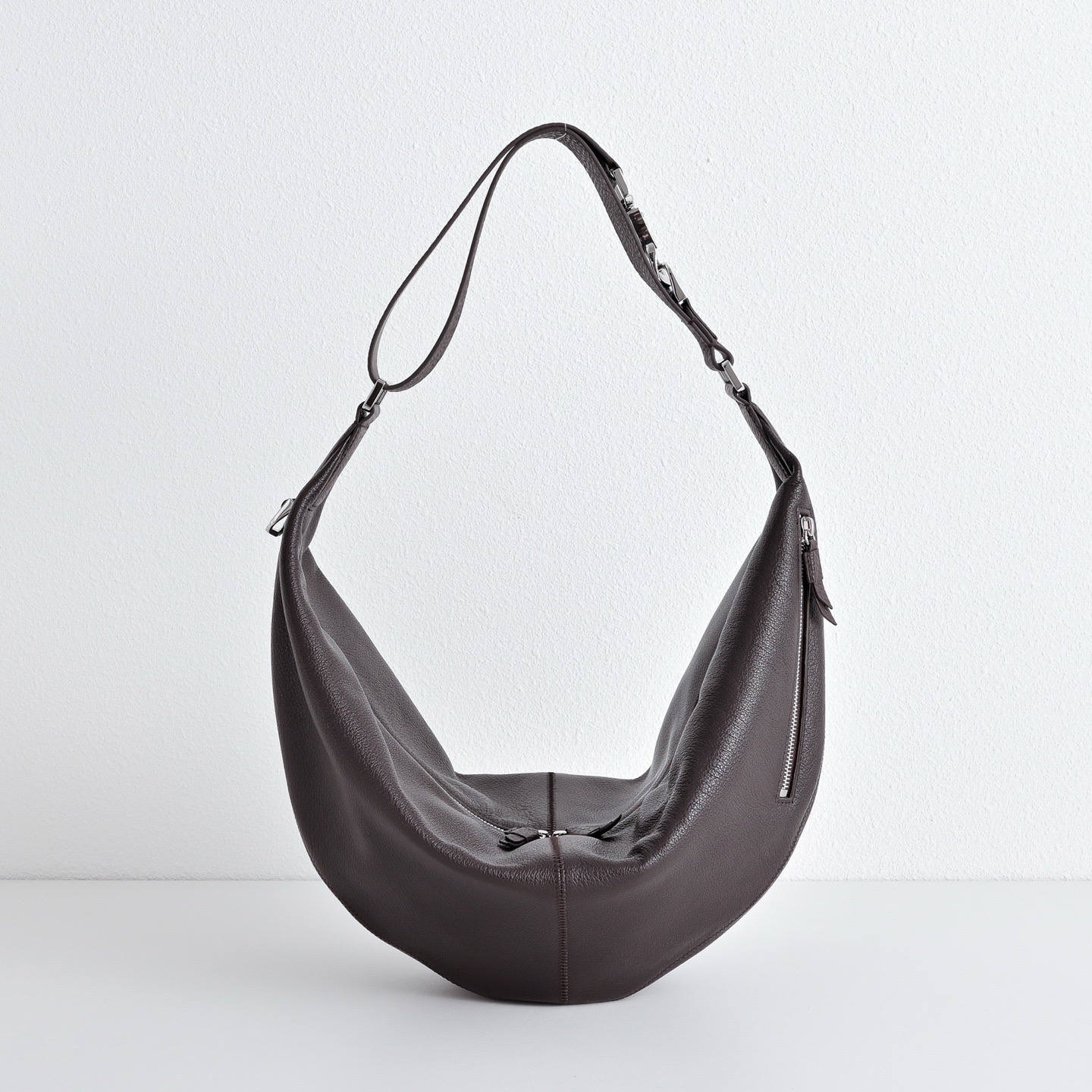 LEMAIRE 르메르 퀴버 커브드 집 숄더백 (3칼라) #18070302