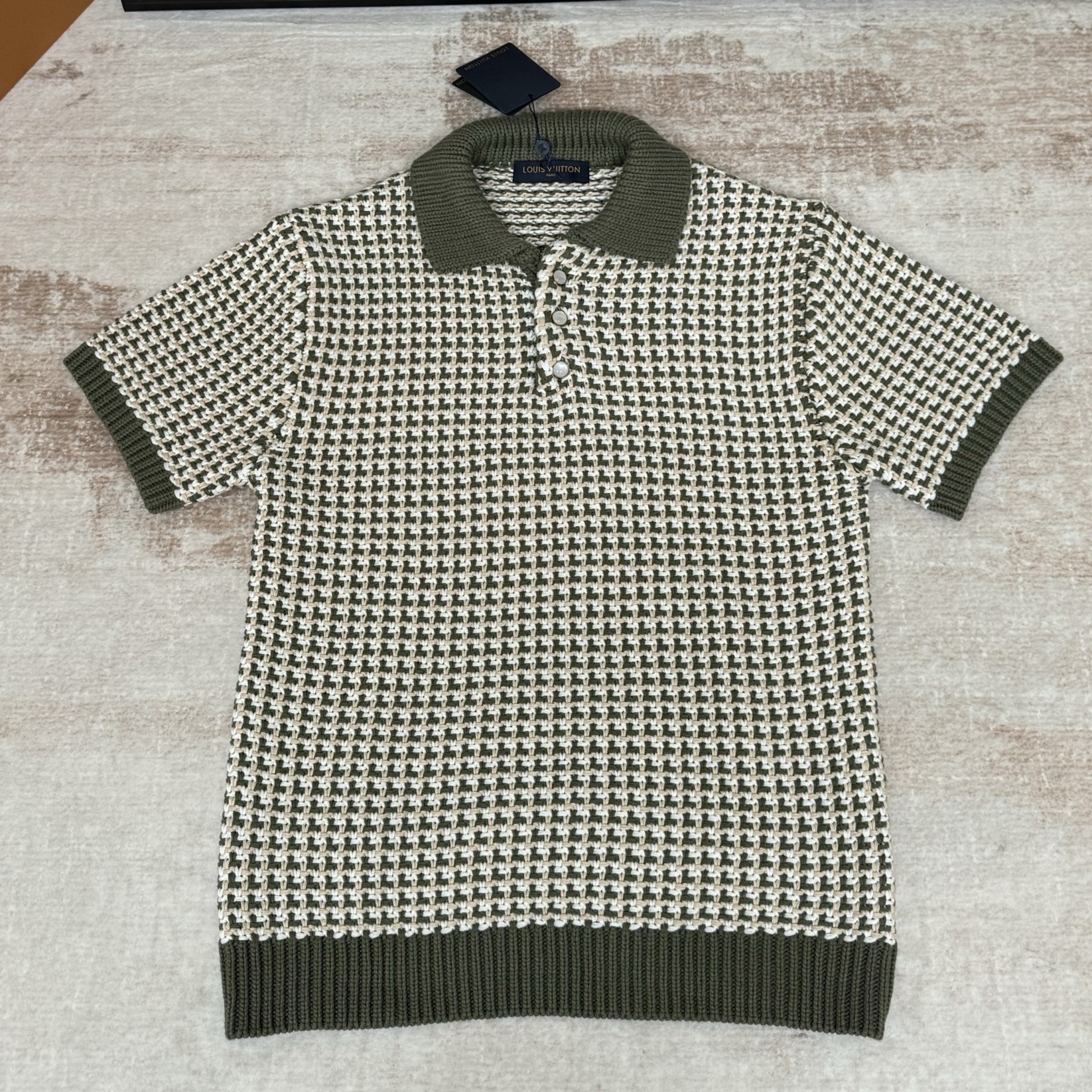 LOUIS VUITTON 루이비통 반소매 울 니트 폴로 셔츠 1AJVY6