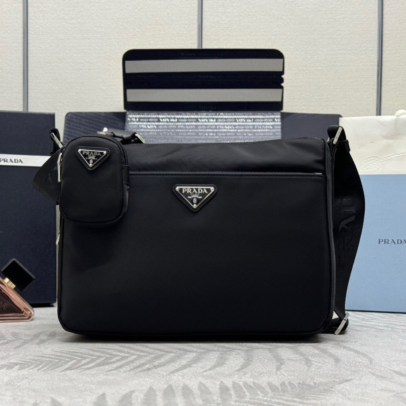 PRADA 프라다 리나일론 메신저 숄더백 30cm 1BC421
