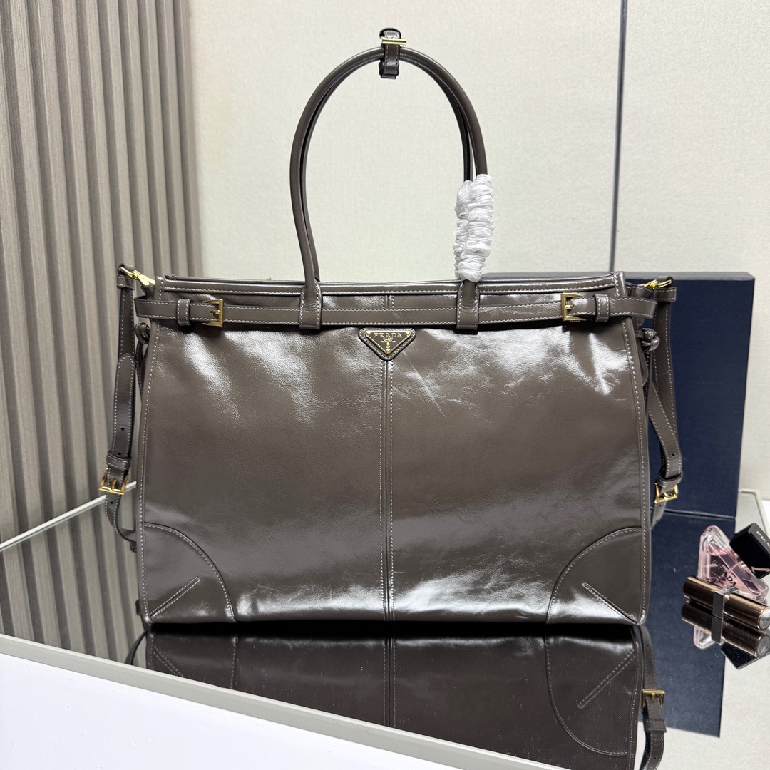 PRADA 프라다 트라이앵글 로고 가죽 토트백 미듐 (5칼라) 1BA439