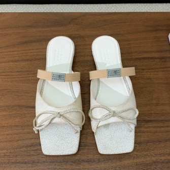 MAISON MARGIELA 마지엘라 보우 디테일 플랫 뮬 #17506315