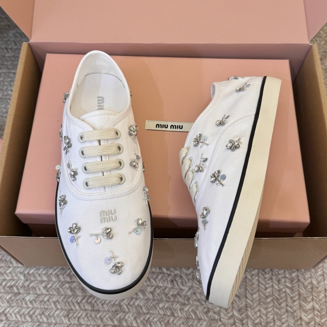 MIU MIU 미우미우 크리스탈 장식 캔버스 로우탑 스니커즈 #16266316