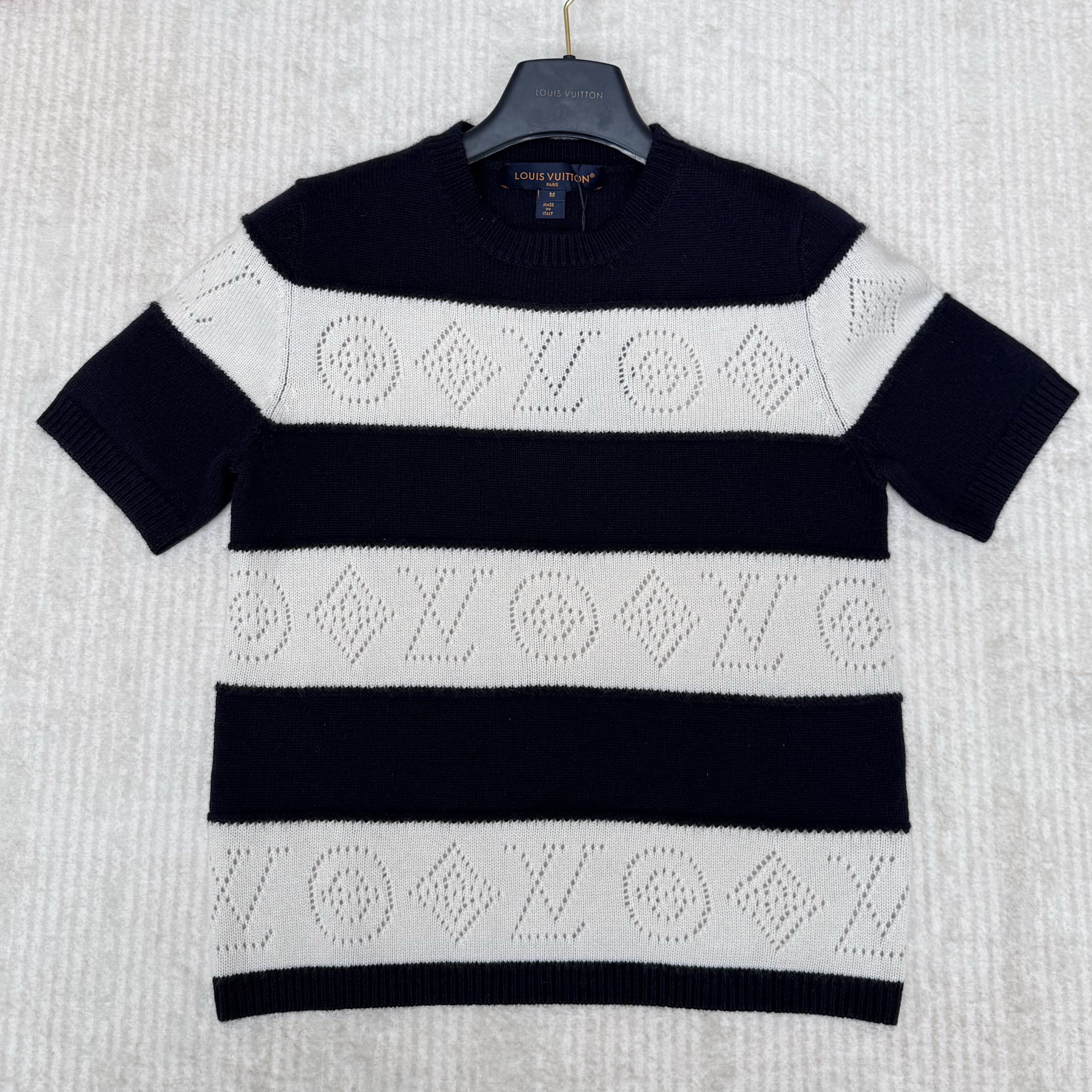LOUIS VUITTON 루이비통 오픈워크 스트라이프드 니트 톱 (Openwork Striped Knit Top) 1AJZ8T