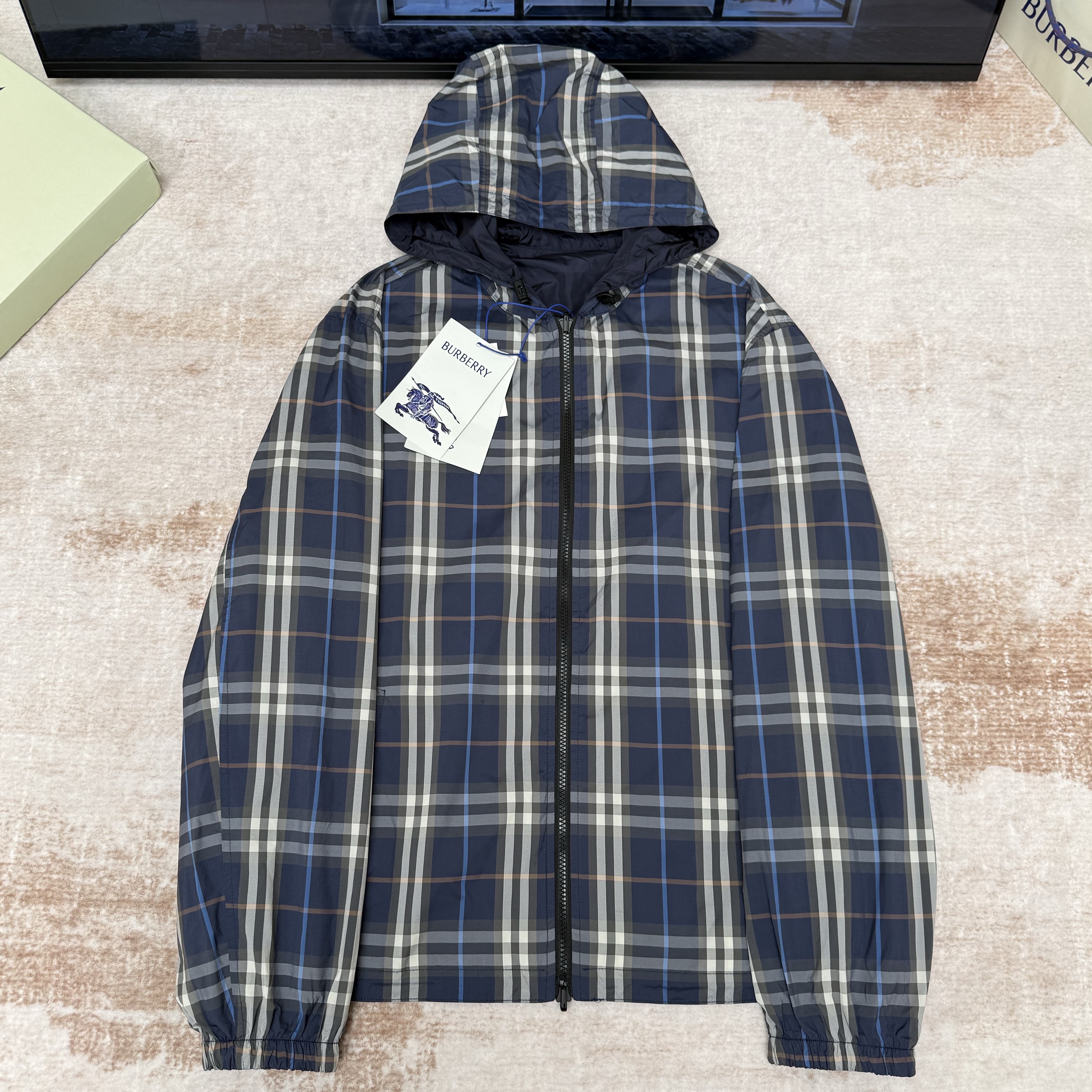 BURBERY 버버리 리버서블 체크 후드 재킷 뉴포트 (Reversible Check Hooded Jacket)