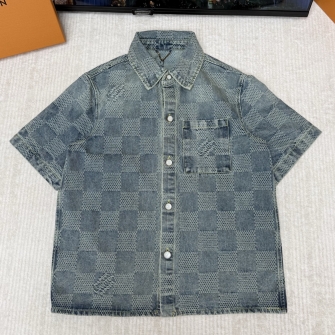 LOUIS VUITTON 루이비통 다미에 3D 라이트 데님 쇼트 슬리브드 셔츠 1AHVYZ