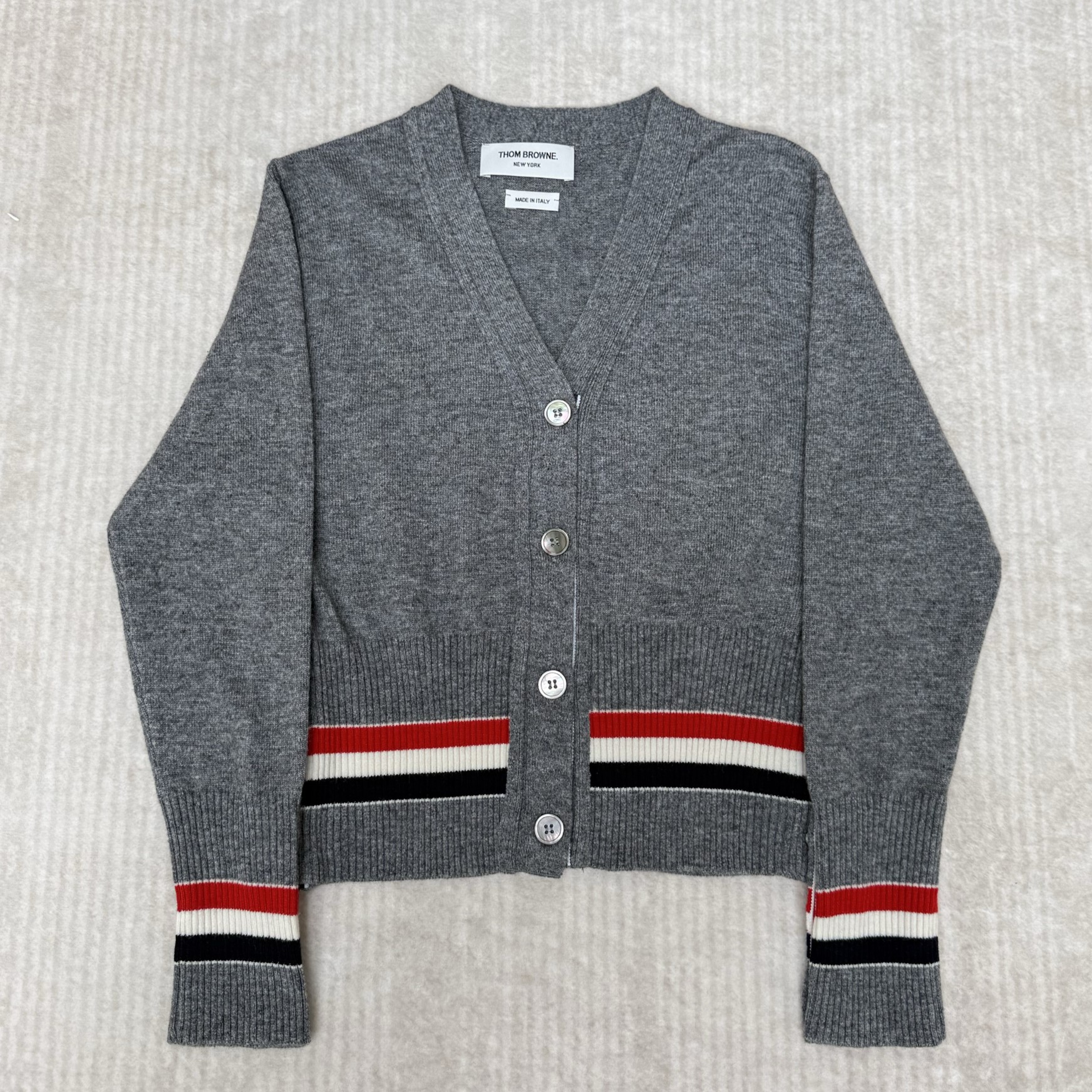 THOM BROWNE 톰브라운 셰틀랜드 스트라이프 클래식 V넥 가디건 #23396422