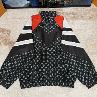 LOUIS VUITTON 루이비통 모노그램 프린트 나일론 트랙수트 탑 1AILQ5