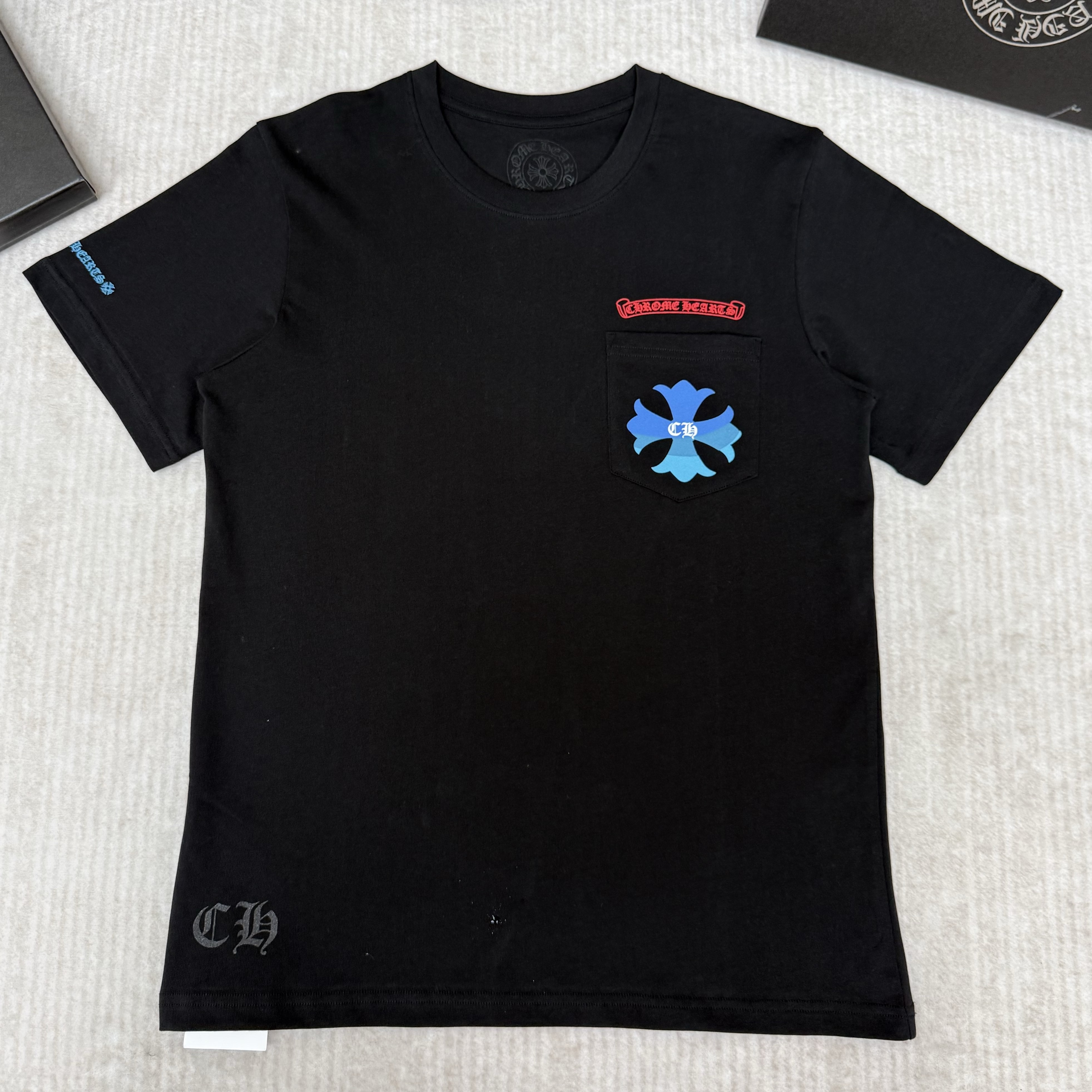 CHROME HEARTS 크롬하츠 플러스 로고 하라주쿠 반팔 티셔츠 (Chrome Hearts Plus Logo Harajuku Short Sleeve T-Shirt)