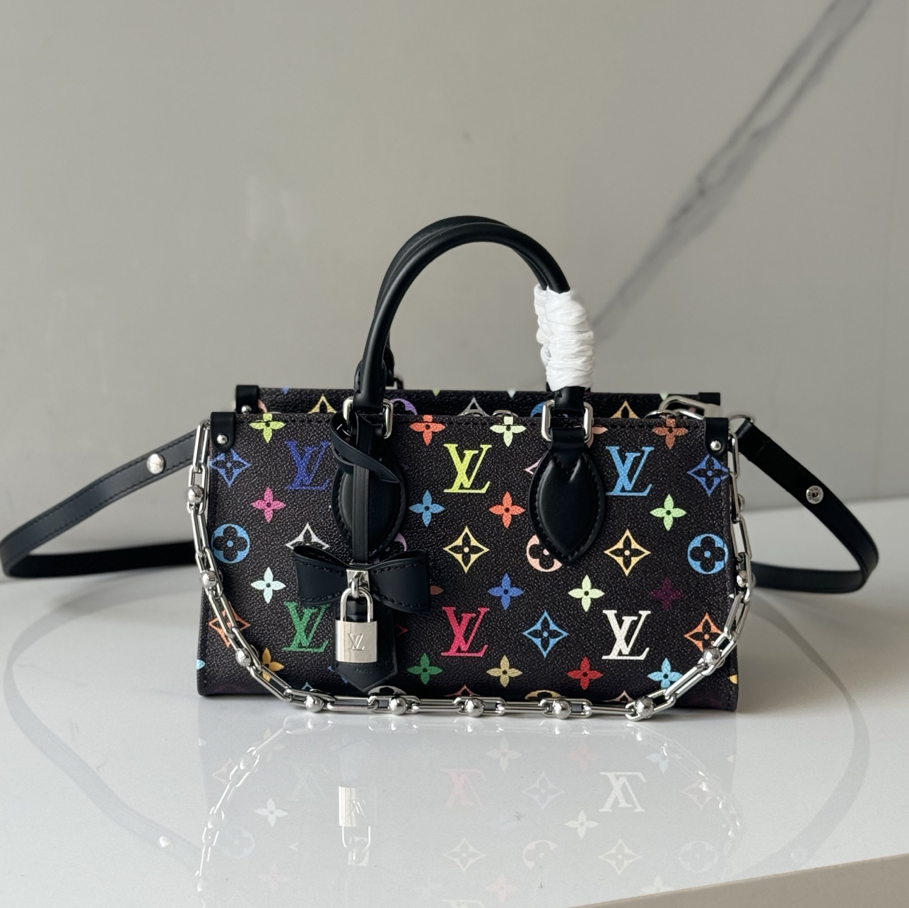LOUIS VUITTON 루이비통 LV x TM 온더고 East West 체인 M13260
