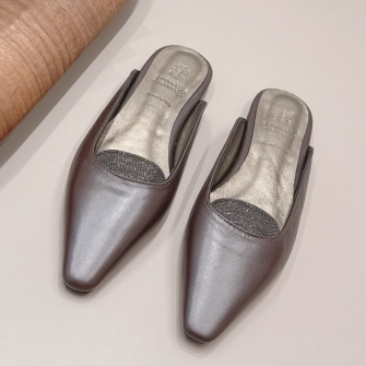 Brunello Cucinelli 브루넬로 쿠치넬리 모니리 장식 레더 플랫 뮬 #21456514