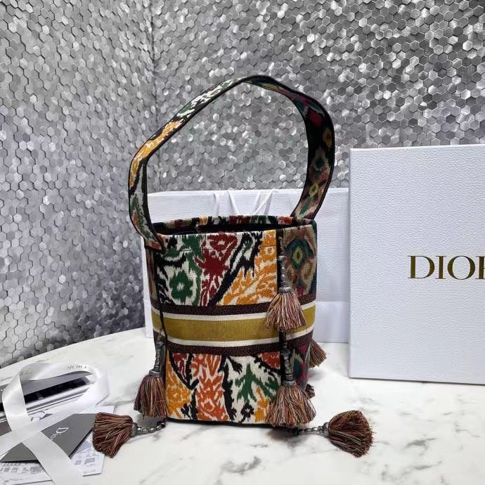 DIOR 디올