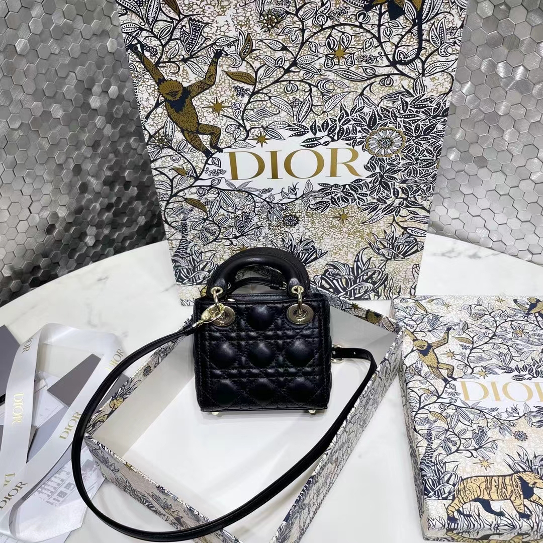 DIOR 디올