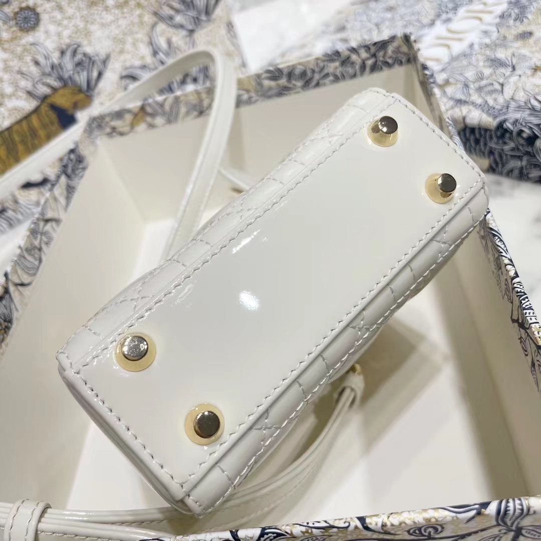 DIOR 디올