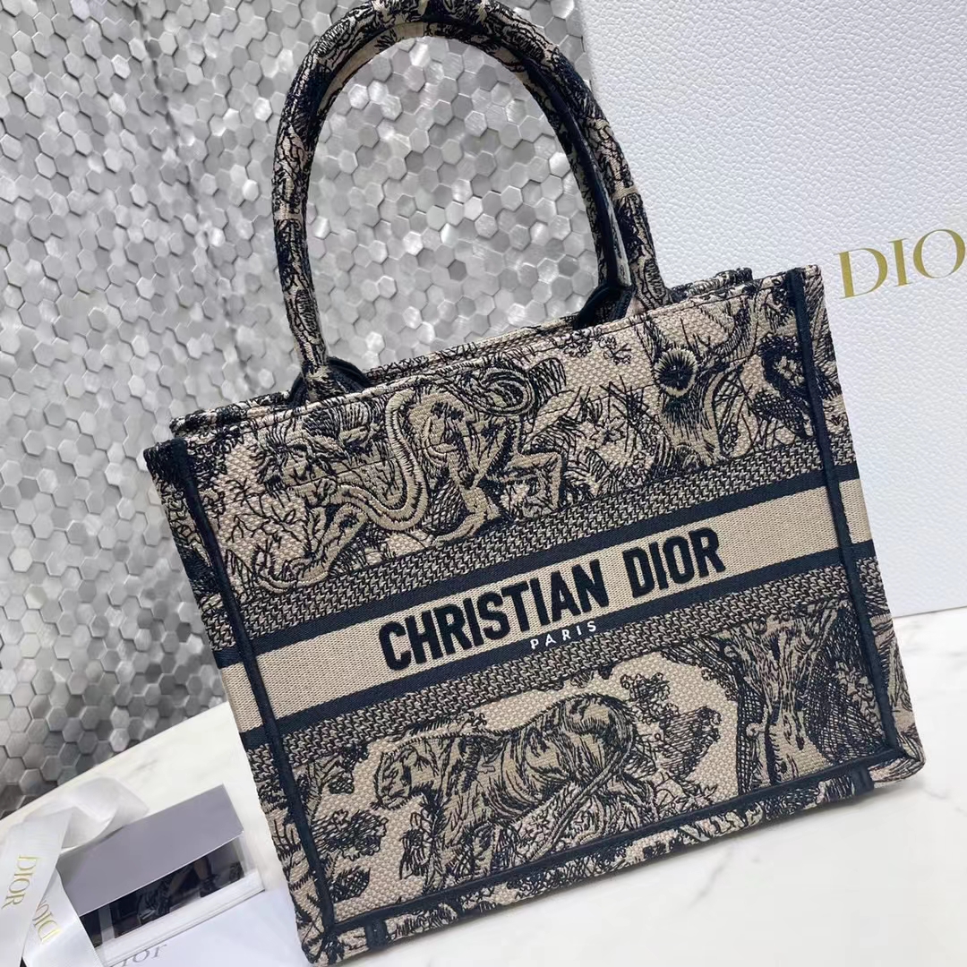 DIOR 디올