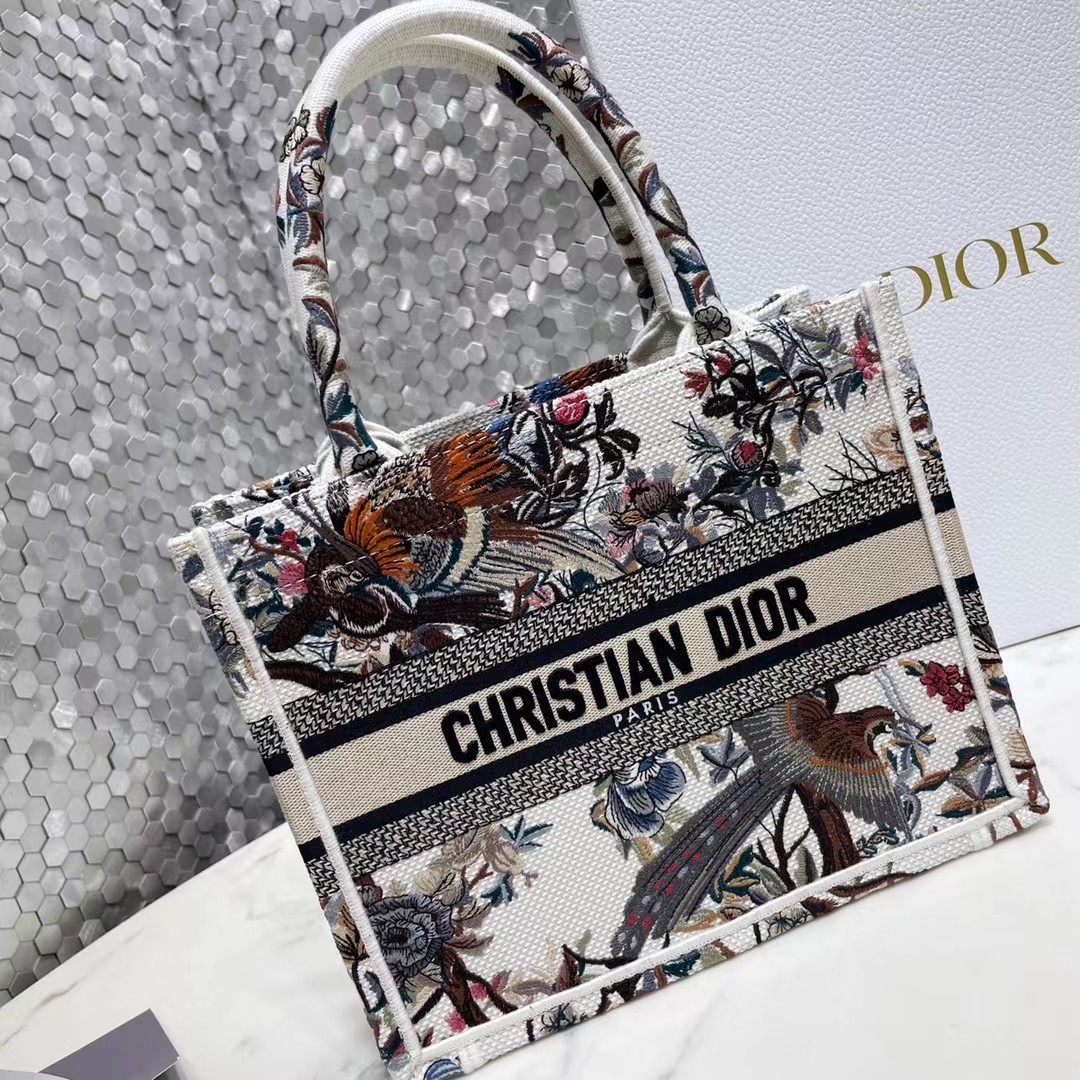 DIOR 디올