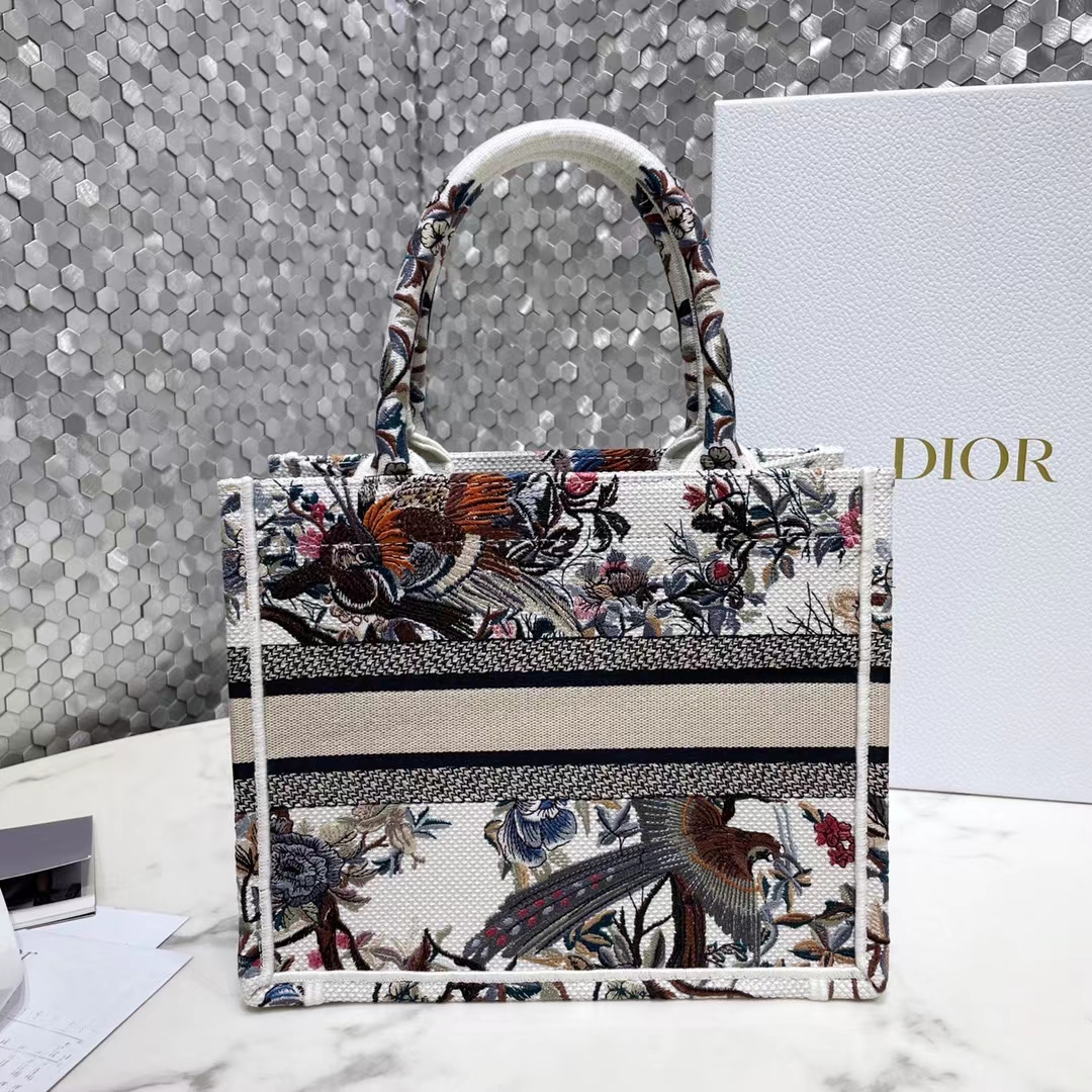 DIOR 디올