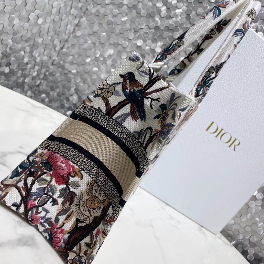 DIOR 디올