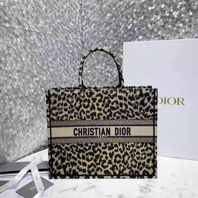 DIOR 디올