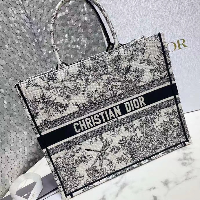 DIOR 디올