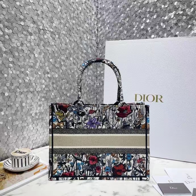 DIOR 디올