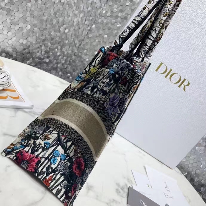 DIOR 디올