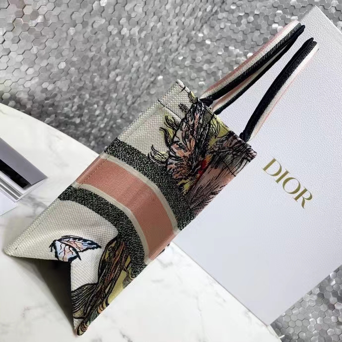 DIOR 디올