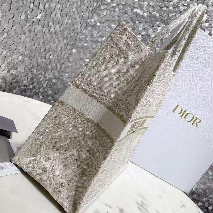 DIOR 디올