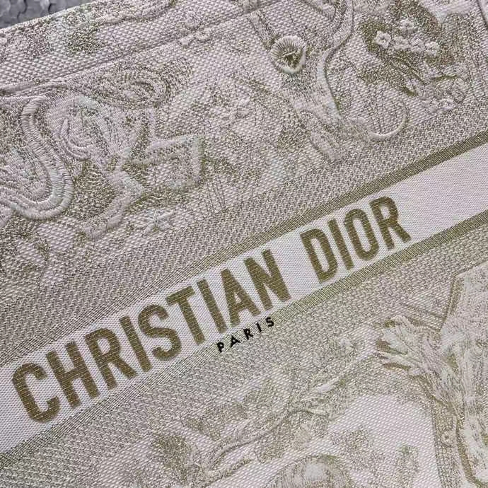 DIOR 디올