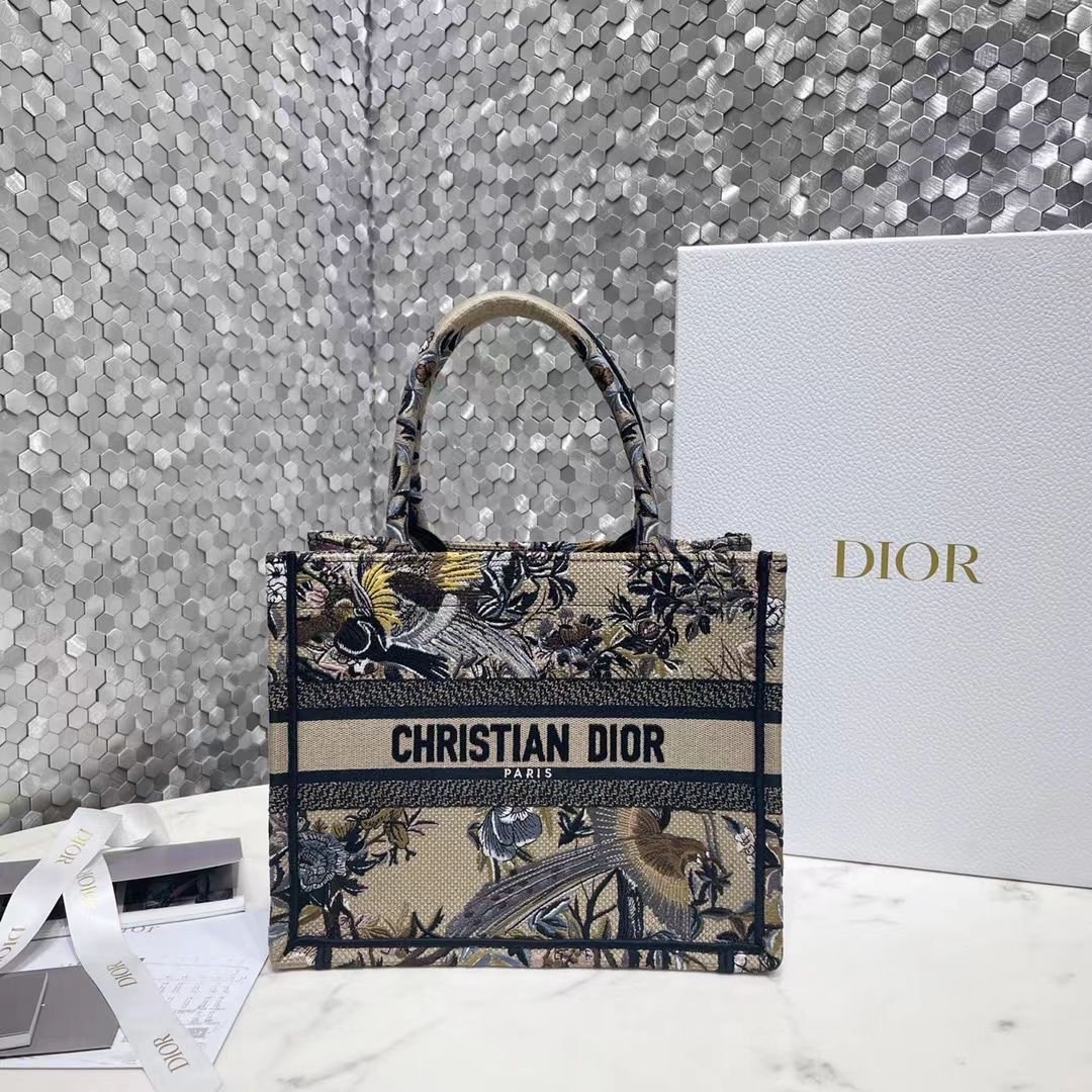 DIOR 디올