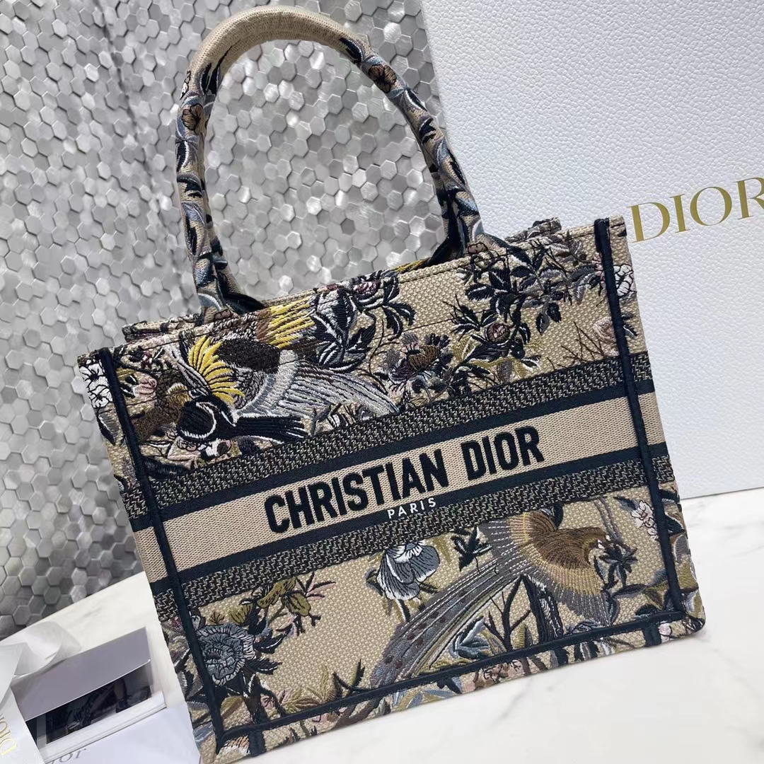 DIOR 디올