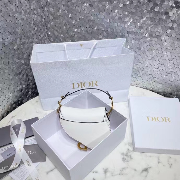 DIOR 디올