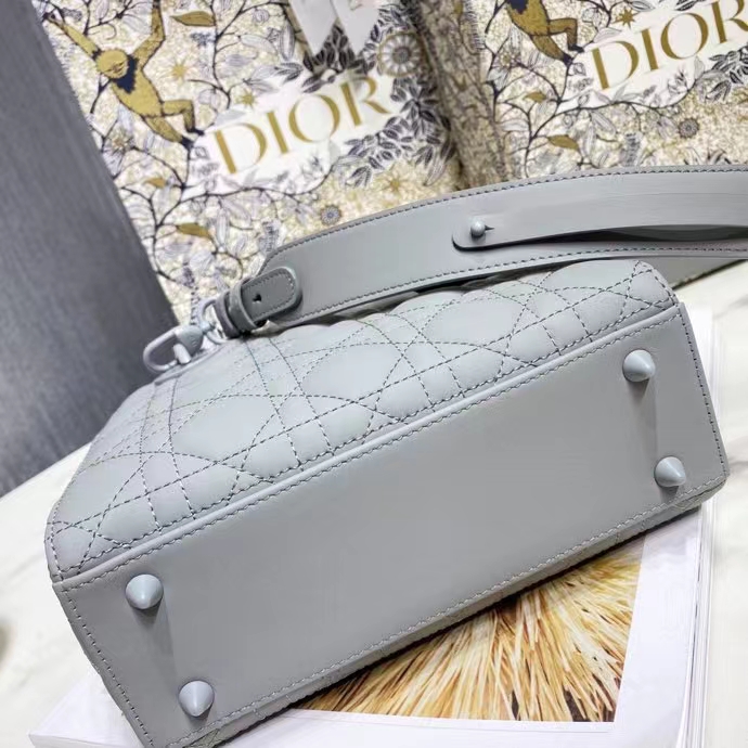 DIOR 디올