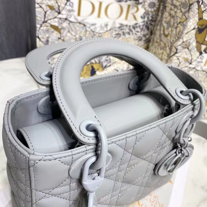 DIOR 디올