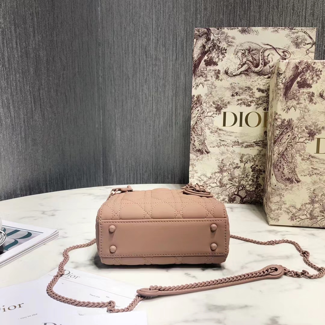 DIOR 디올