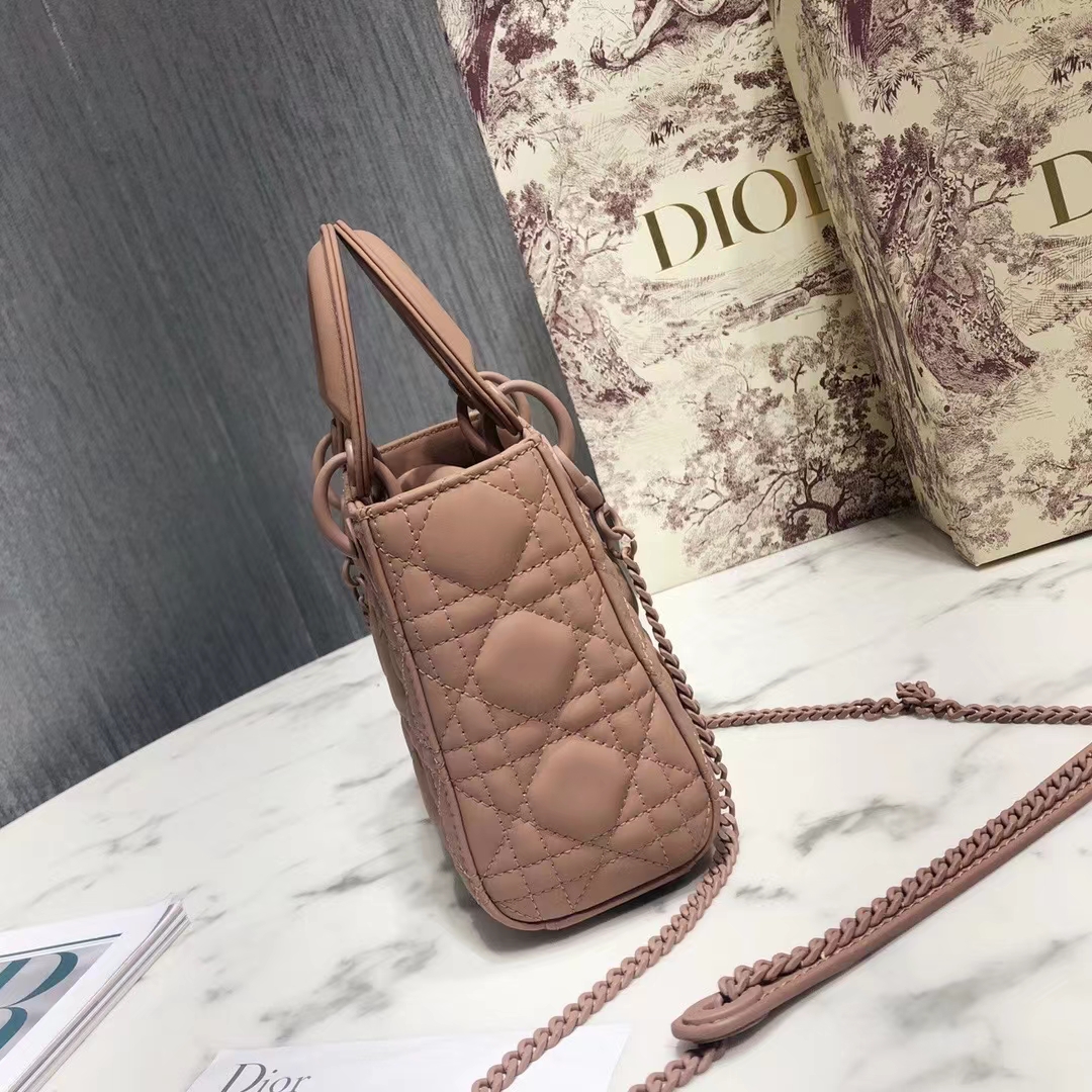 DIOR 디올