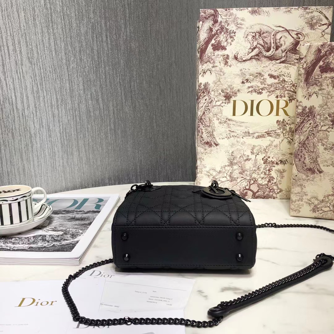 DIOR 디올