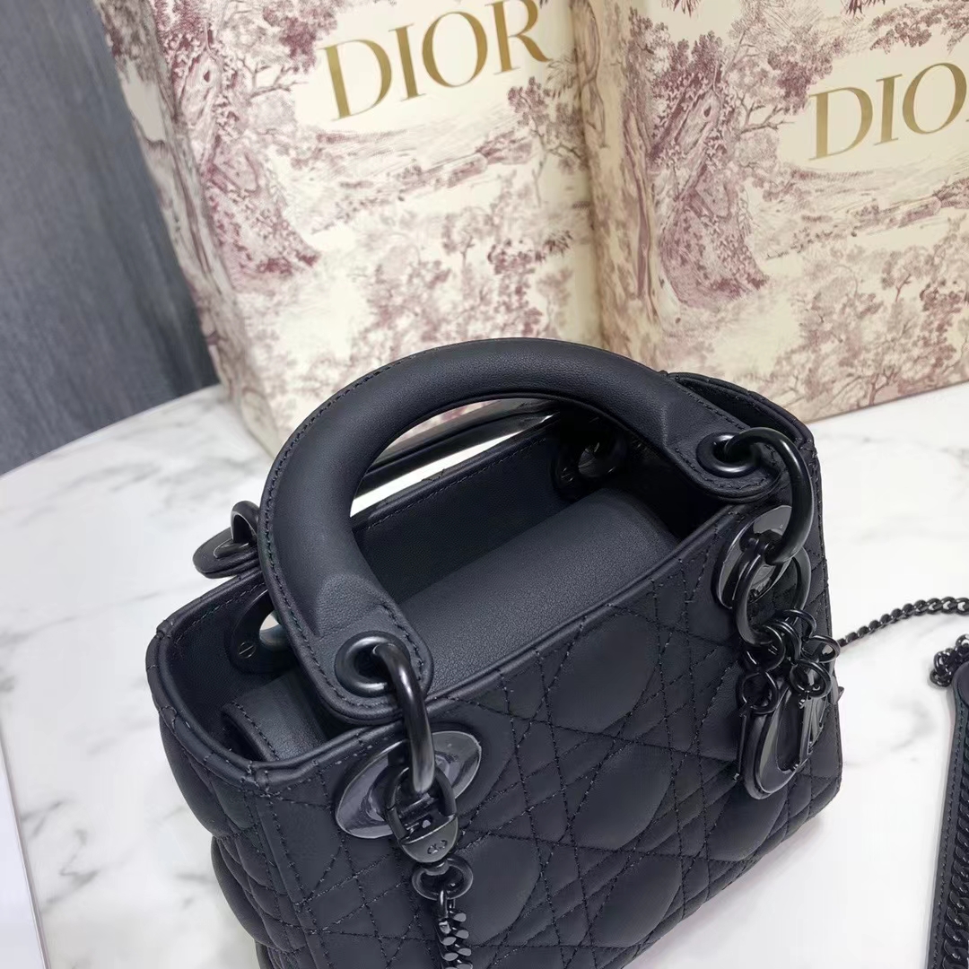 DIOR 디올